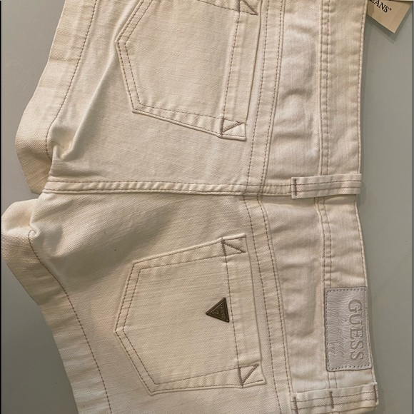 GUESS Jeans Shorts - Picture 4 of 4